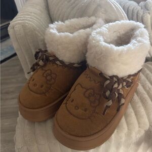Hello Kitty Brown Winter Boots with White Fur
